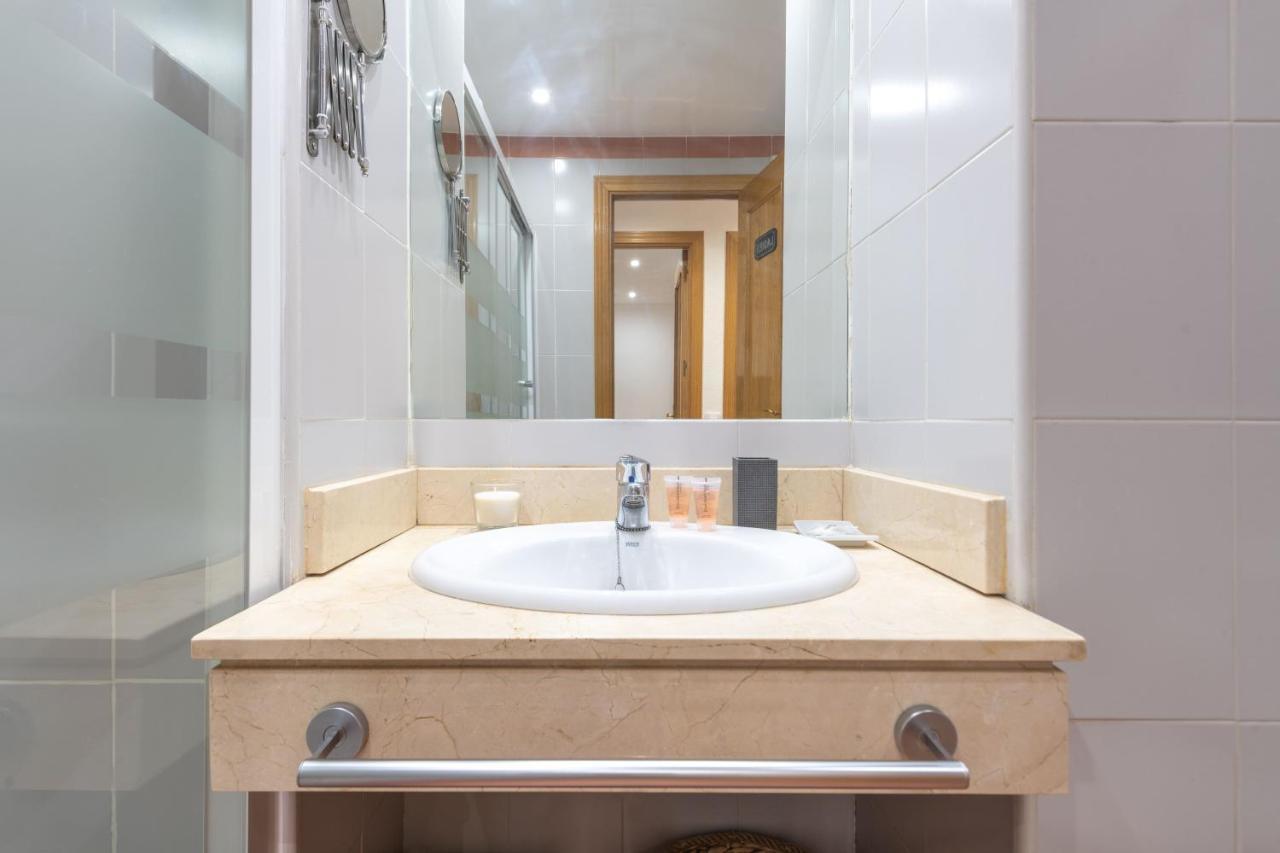 2 Bedrooms 2 Bathrooms Furnished - Malsana - With Pool - Mintystay Мадрид Экстерьер фото